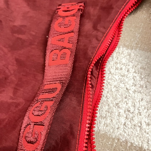 BAGGU MEDIUM MAROON CRESCENT - Picture 6 of 6